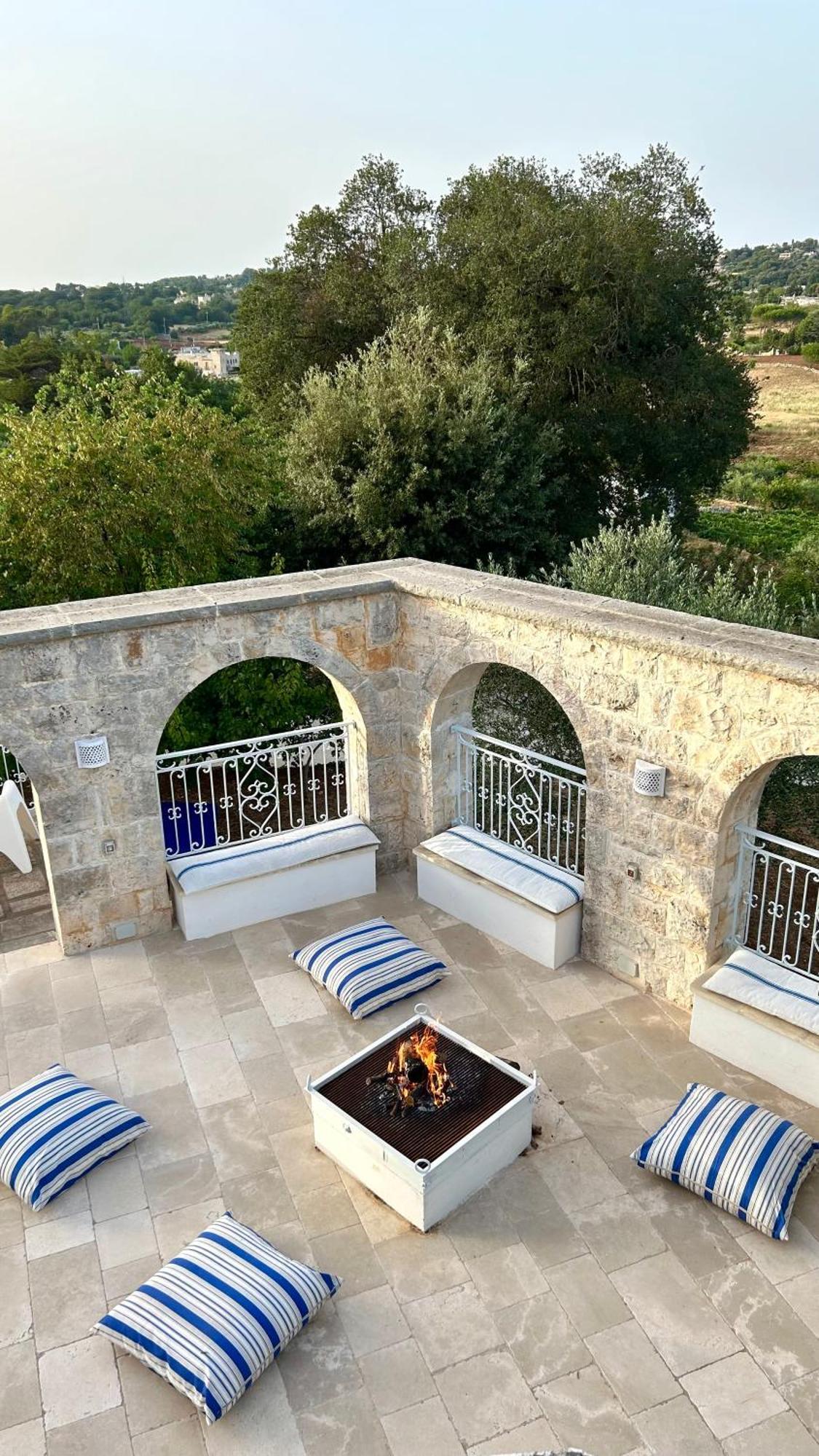 Il Trullo Di Simona Bed and Breakfast Locorotondo Exteriör bild